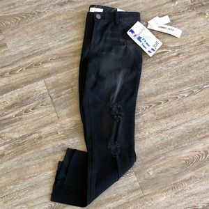 Jolt Black Skinny Ankle Jeans